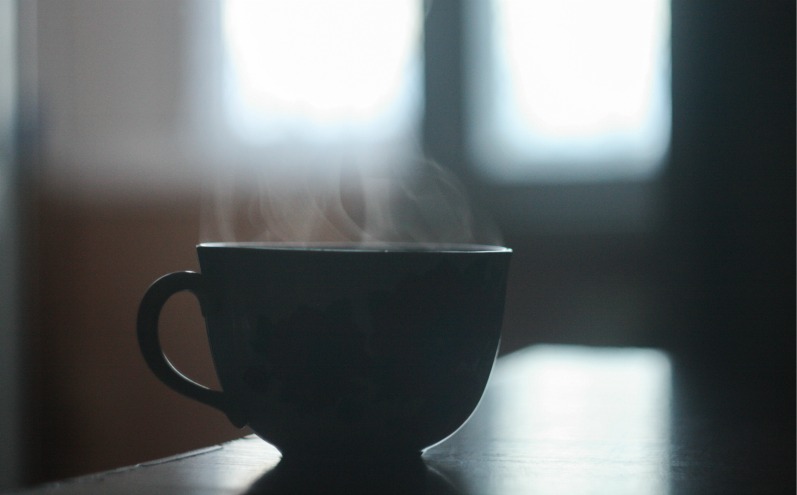 Нове дослідження підтверджує: “Гарячі напої” не корисні для вашого тіла (але не через кофеїн)