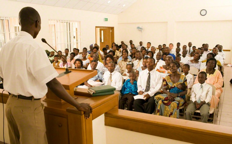 виступ на церковних зборах мормонів